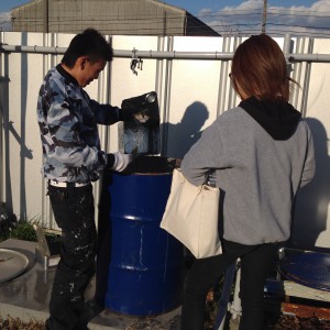 廃材廃棄中