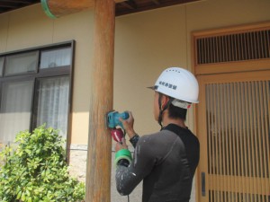 木柱サンダー掛け工事