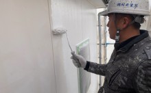 愛知県西三河西尾市外壁塗装超低汚染遮熱シリコン塗装スレートグレー外壁補修浮きクラック施工写真下塗り