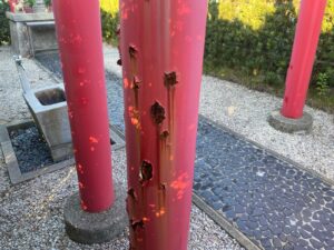 鳥居　塗装前　塗膜浮き